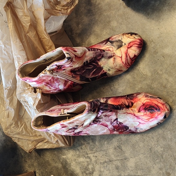 New velvet floral bootie 60s mod style - Picture 6 of 6